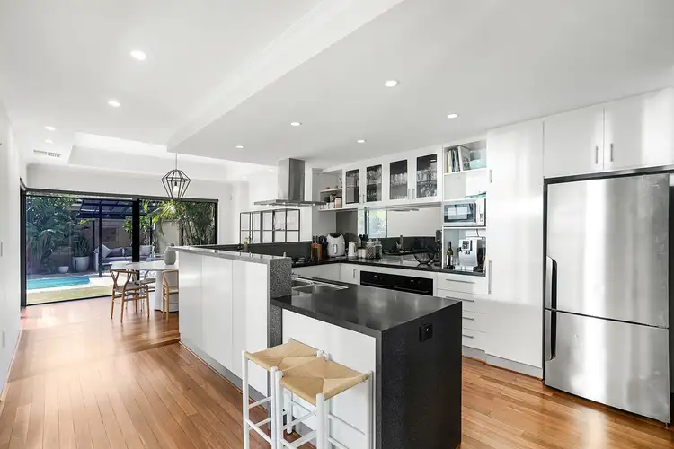 Sixth view of Homely house listing, 2 Locarno Close, Stirling WA 6021