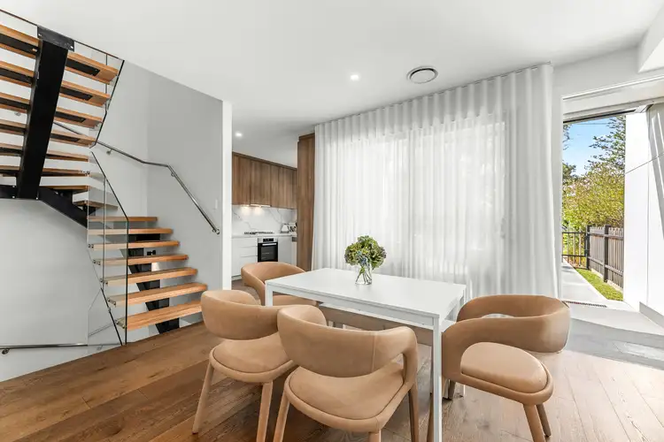2/6 Durbar Avenue, Kirrawee NSW 2232