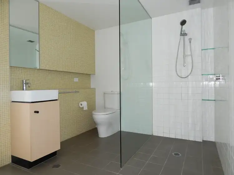 Third view of Homely apartment listing, 2302/152 Sturt Street, Southbank VIC 3006