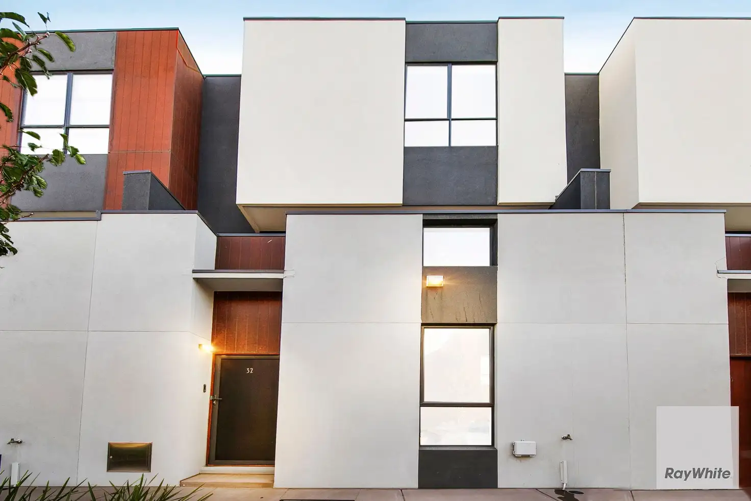 Main view of Homely townhouse listing, 32 Kavanagh Crescent, Keilor Downs VIC 3038