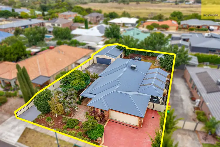 5 Suttonleigh Way, Darley VIC 3340