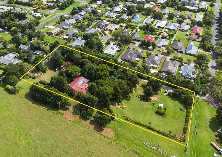 71 May Street, Robertson NSW 2577