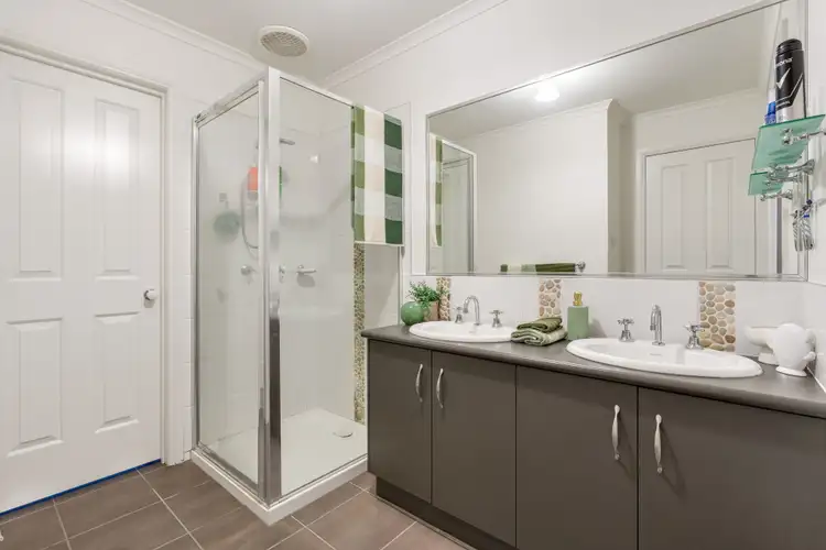 Seventh view of Homely house listing, 10 Swansea Court, Craigieburn VIC 3064