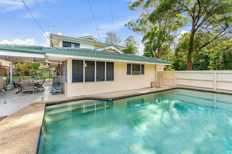 1 Longridge Street, Macgregor QLD 4109