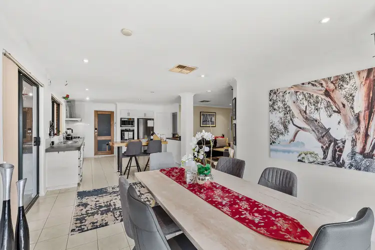 6 Calway Rise