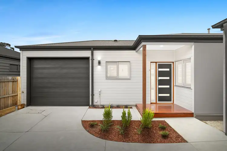 3/4 Kevin Court, Kilsyth VIC 3137