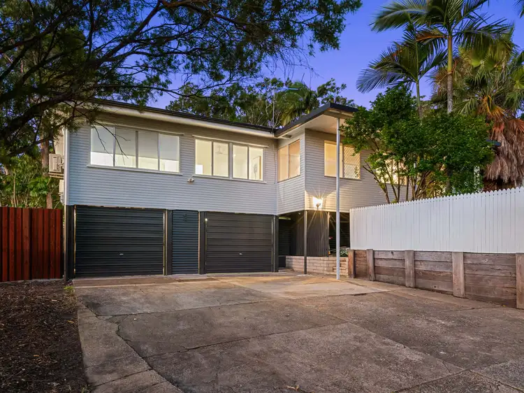 2 Handon Street, Mansfield QLD 4122