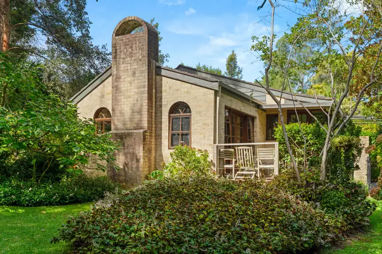 6 Lochaven Drive