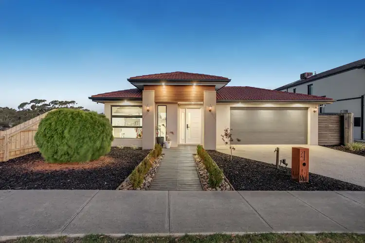 24 Knight Way, Hidden Valley VIC 3756