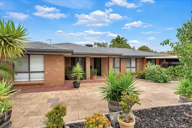 11 Wakeling Crescent, Parafield Gardens SA 5107