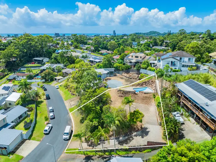 15 Currant Street, Elanora QLD 4221