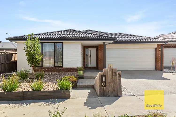 35 Naughtin Circuit, Charlemont VIC 3217