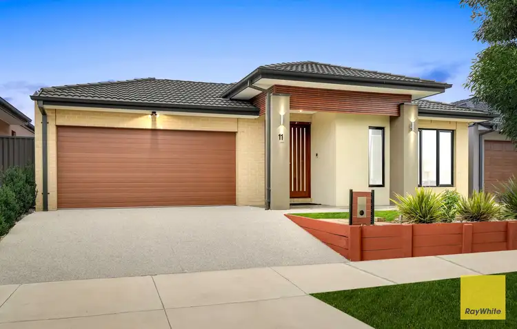 11 Gem Crescent, Cobblebank VIC 3338