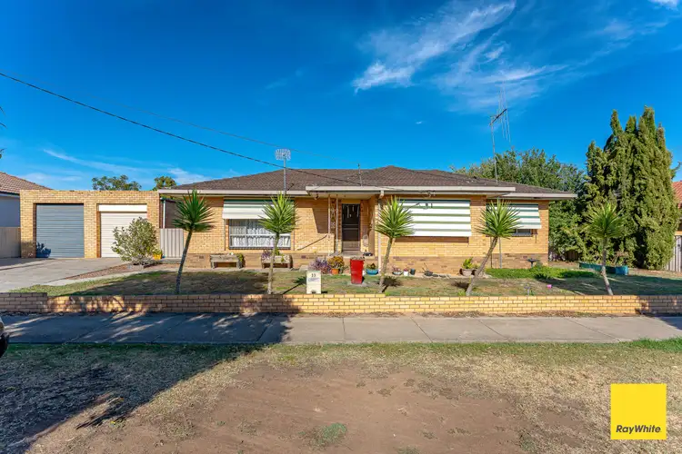 33 Black Street, Long Gully VIC 3550
