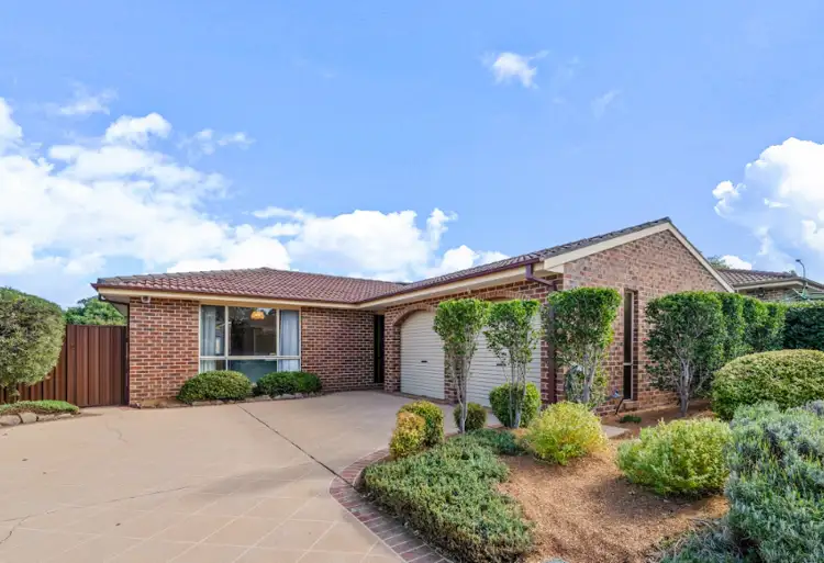 10 Fairweather Circuit, Lyneham ACT 2602