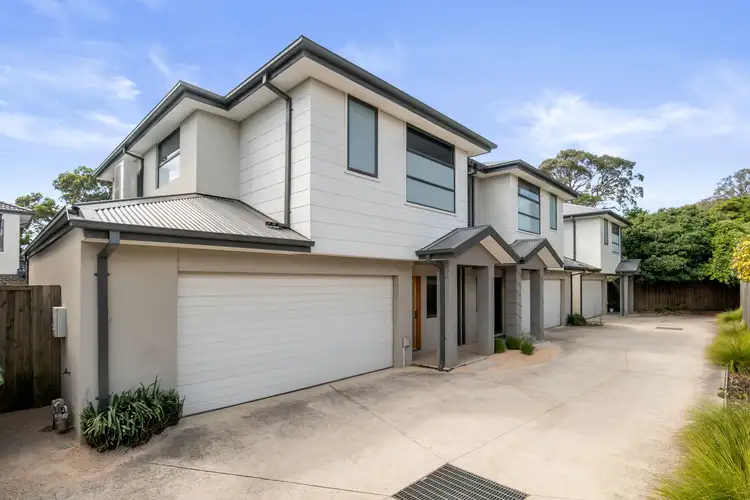 40 Lomond Avenue (2 Urban Close, Kilsyth)