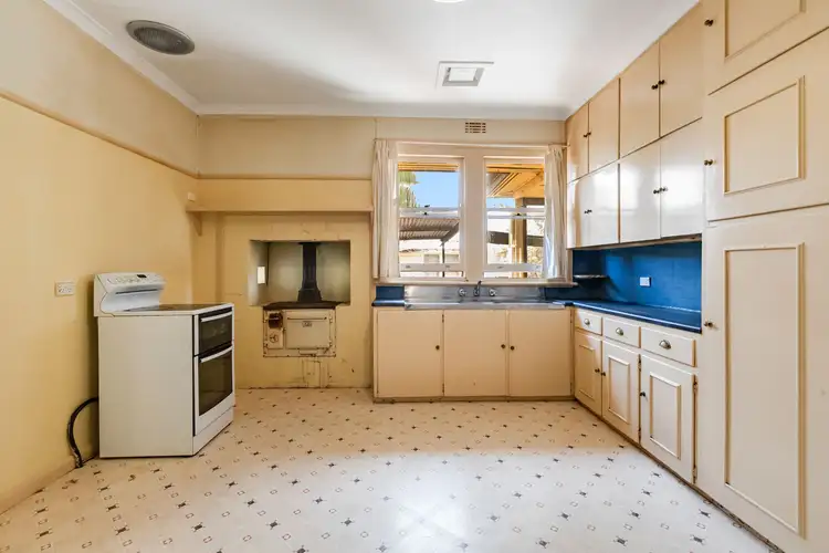 Fifth view of Homely house listing, 677 Woomera Avenue, Red Cliffs VIC 3496