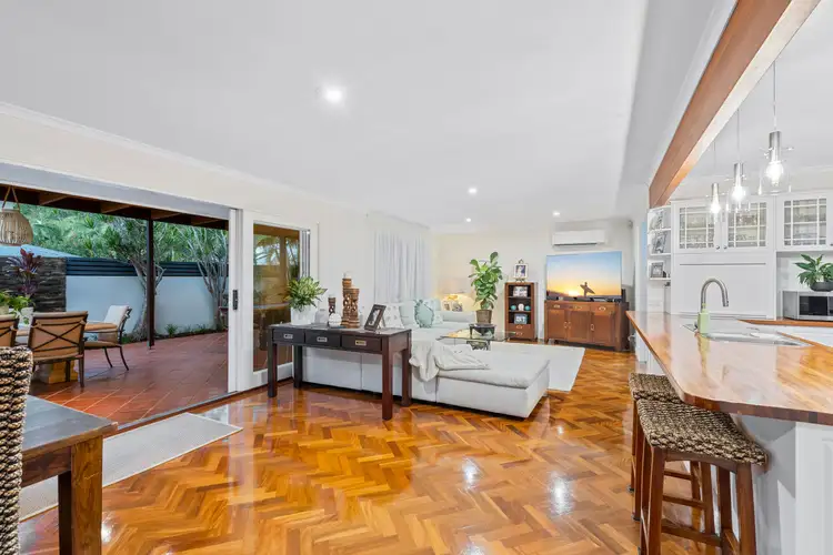 5 Tambourah Drive, Benowa QLD 4217