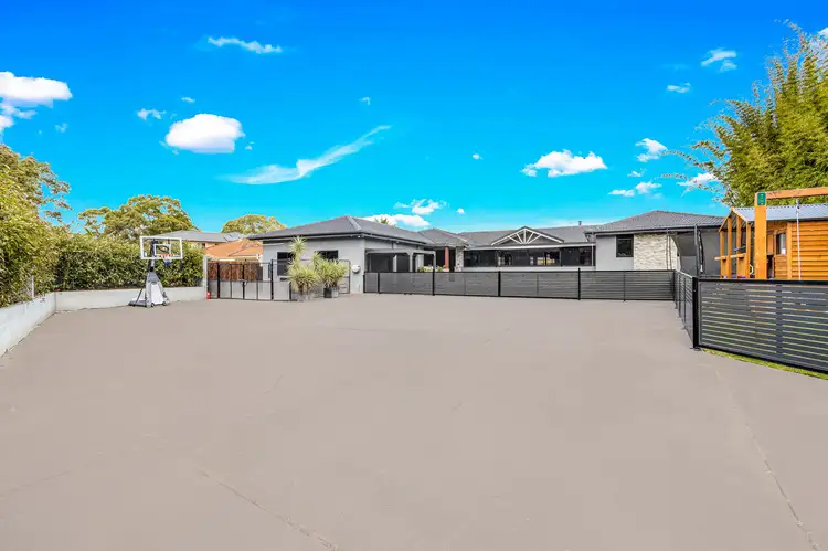 27 St Helens Close