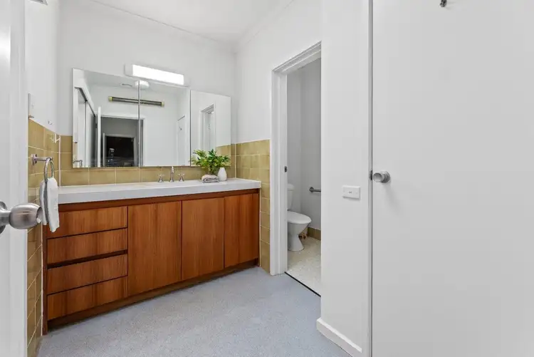 Sixth view of Homely unit listing, 1/20 The Highway, Mount Waverley VIC 3149