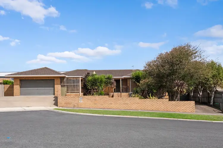 3 Maneroo Court