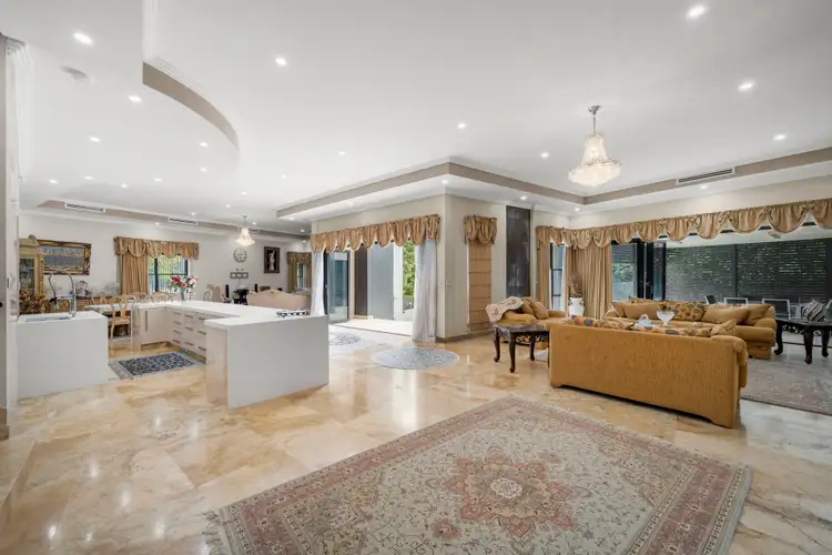 7 Niello Close