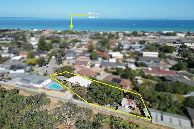 Second view of Homely house listing, 3 Sunrae Court, Seaford VIC 3198