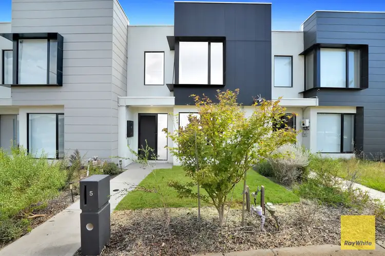 Second view of Homely townhouse listing, 5 Roehampton Drive, Strathtulloh VIC 3338