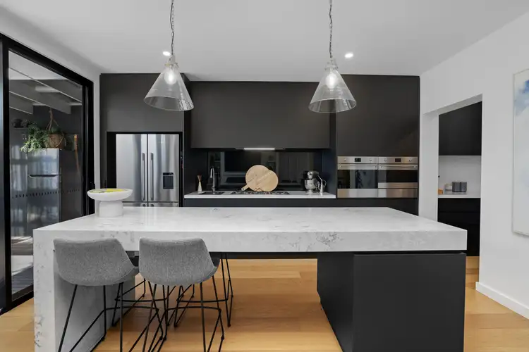 20 Lochiel Avenue, Edithvale VIC 3196