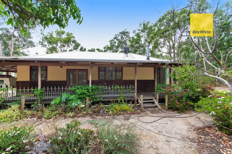 85 Leschenaultia Drive