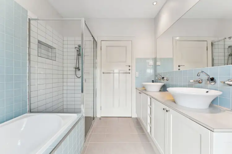 Fifth view of Homely house listing, 10 Chisholm Place, Wyndham Vale VIC 3024