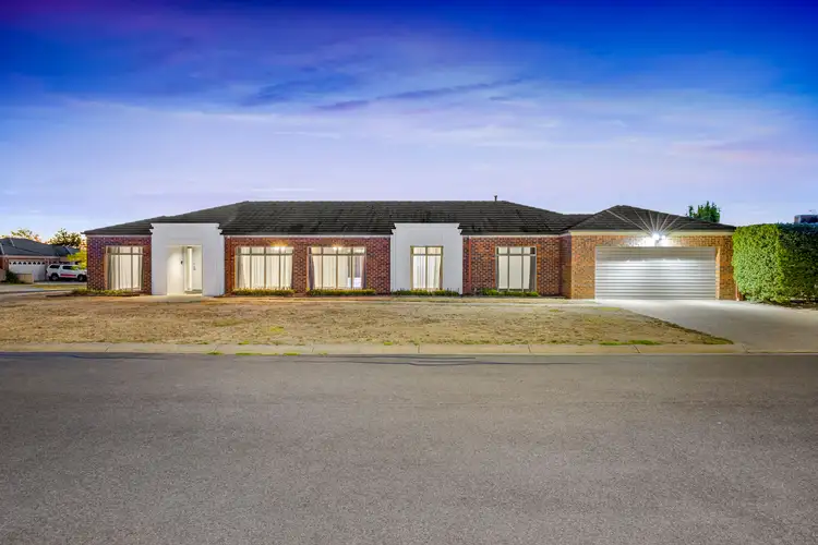 18 Boulevarde Drive