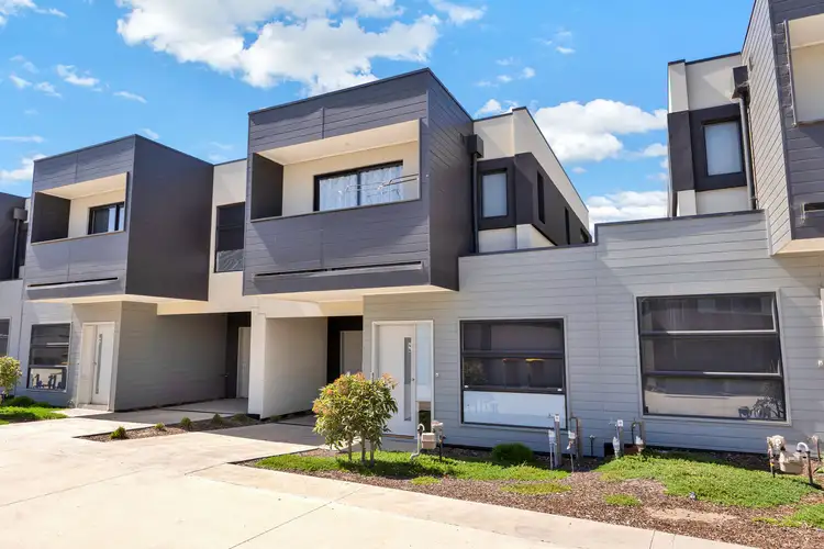 Main view of Homely house listing, 44 Kimzy Circuit, Werribee VIC 3030