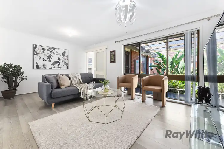 8 Rose Avenue