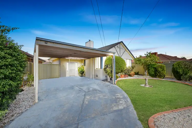 16 Azalea Crescent