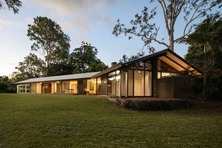 26 Scenic Road, Kenmore QLD 4069