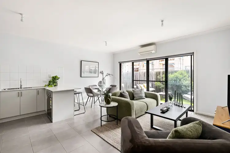 2/75 Derby Street, Tullamarine VIC 3043