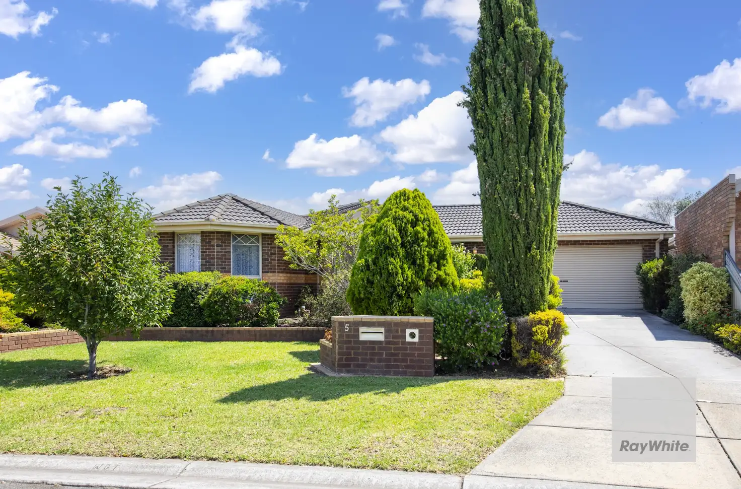 Main view of Homely house listing, 5 Kolivas Court, Hillside VIC 3037