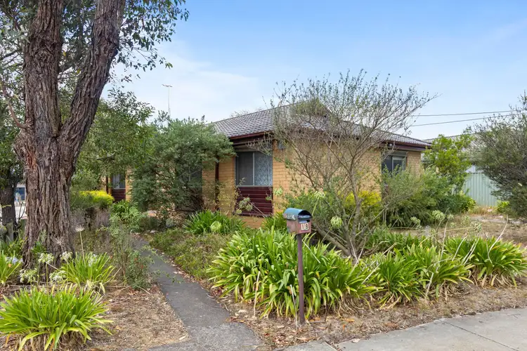 18 Erica Street, Wendouree VIC 3355