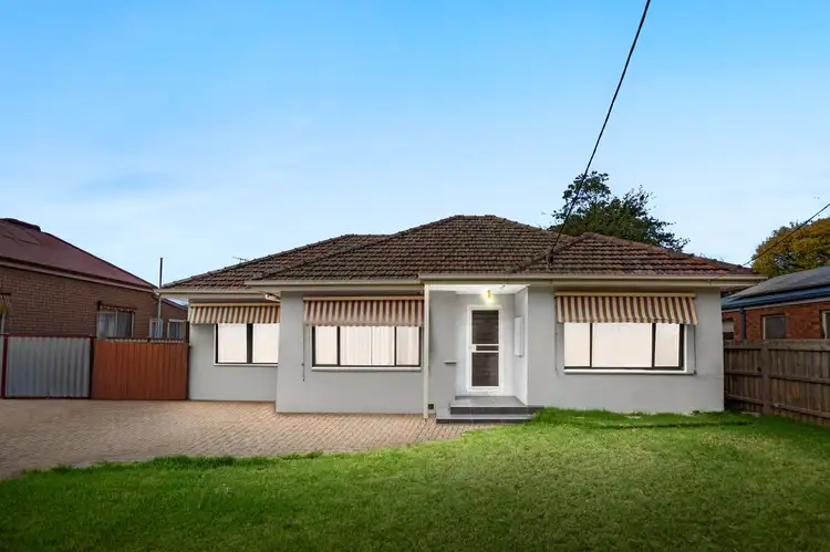 114 Greaves Street North