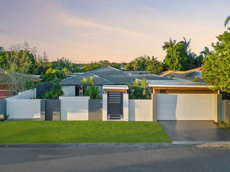 7 Darnay Road, Broadbeach Waters QLD 4218