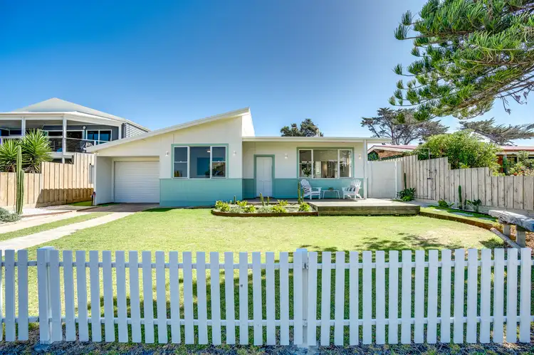 8 Seaview Avenue, Middleton SA 5213