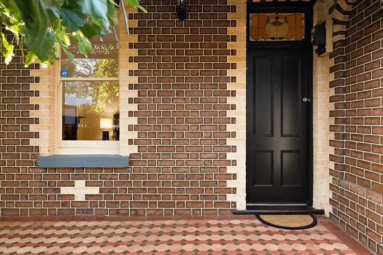 19 Erica Street, Windsor VIC 3181