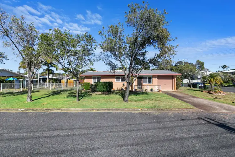1 Hoop Way, Urangan QLD 4655