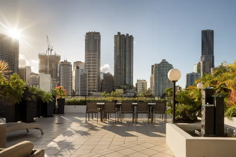 54 MacKenzie Street, Kangaroo Point QLD 4169