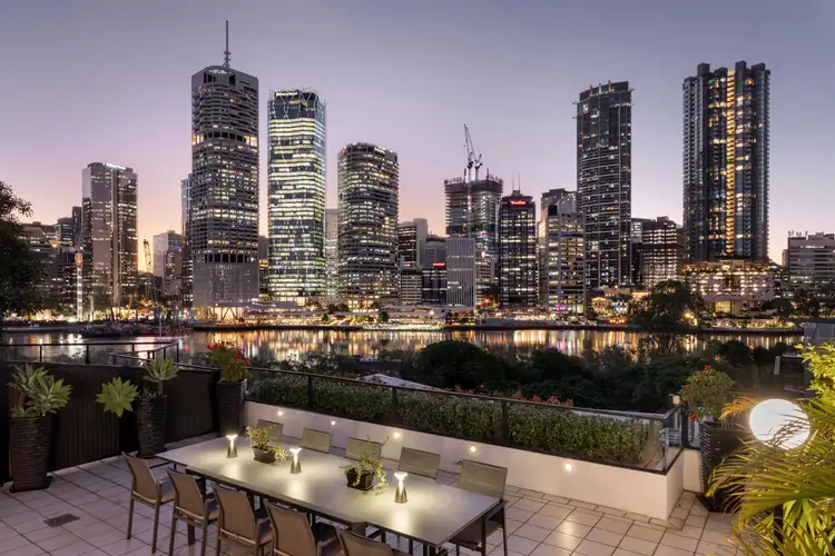 54 MacKenzie Street, Kangaroo Point QLD 4169