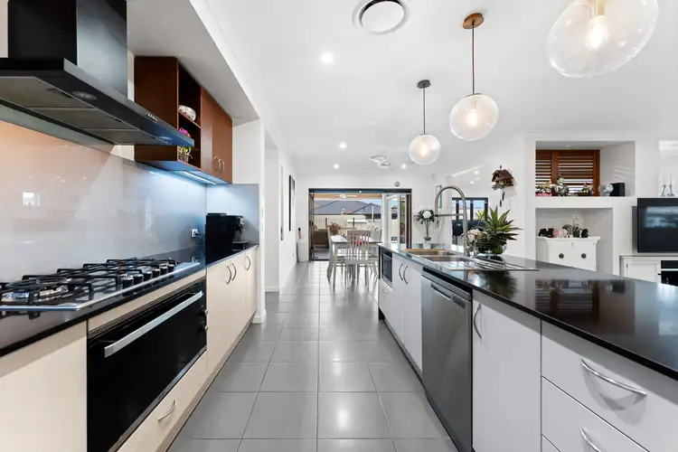 Fourth view of Homely house listing, 7 Hawkden Close, Doolandella QLD 4077