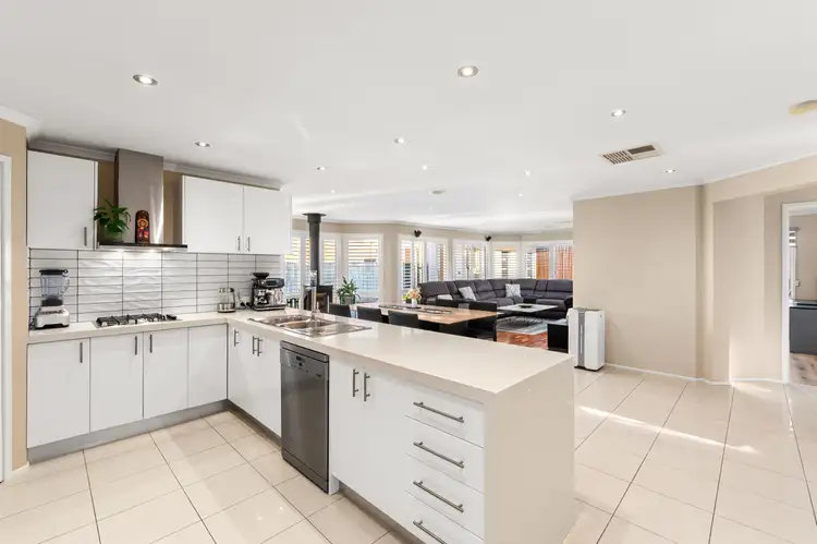 Fourth view of Homely house listing, 7 St Martins Place, South Morang VIC 3752