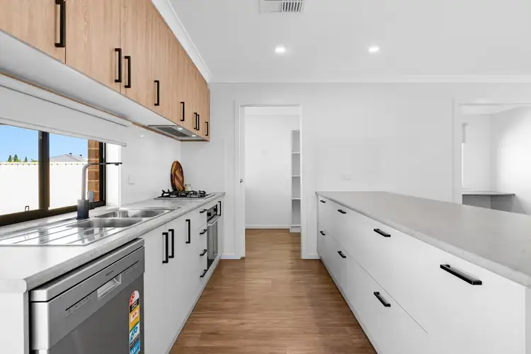 Sixth view of Homely townhouse listing, 5/16 Joseph Court, Red Cliffs VIC 3496