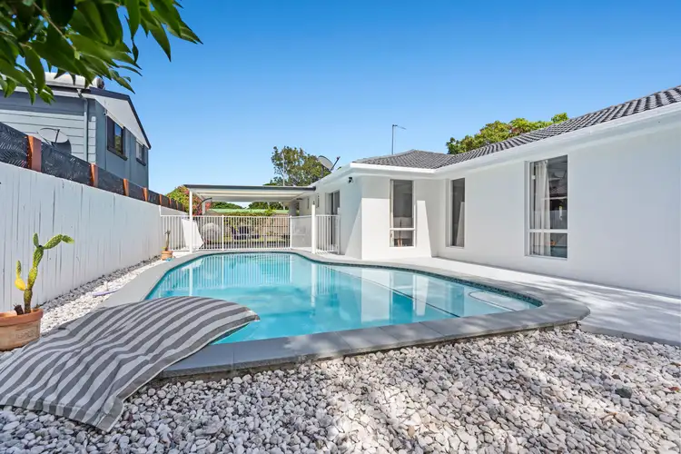 7 Tekapo Street, Broadbeach Waters QLD 4218